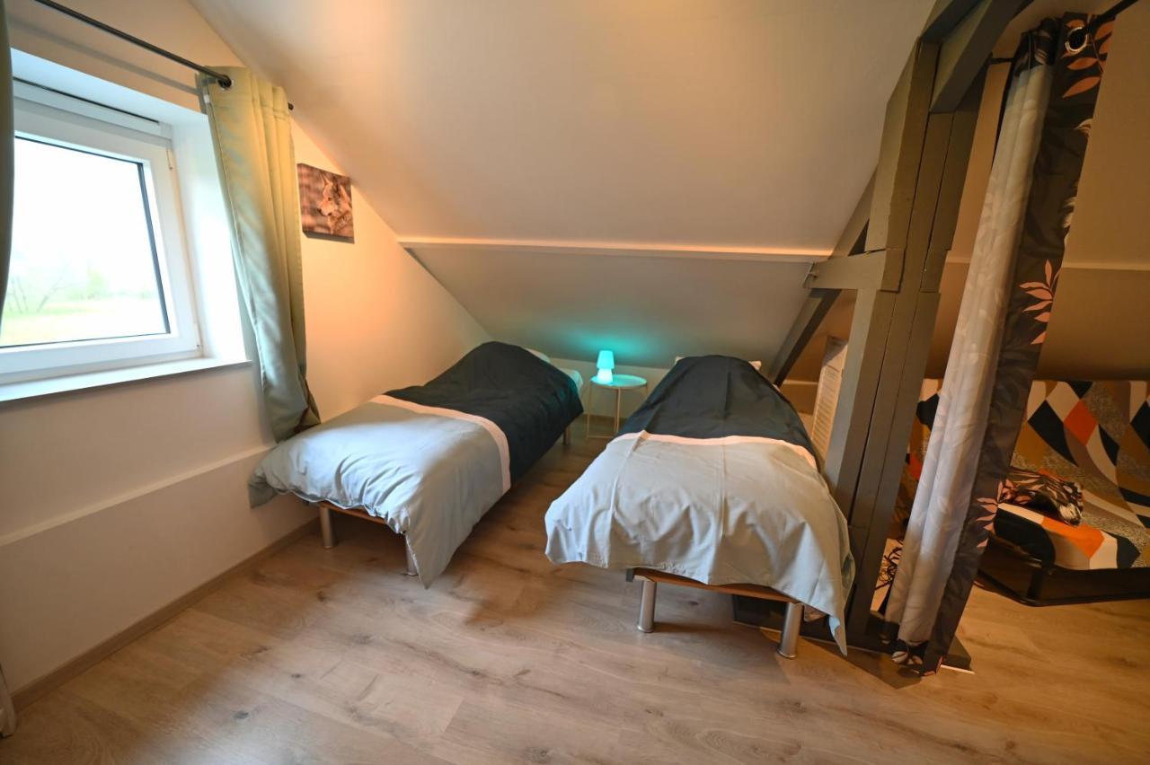 La Petite Maison Dans La Prairie Hotton Buitenkant foto